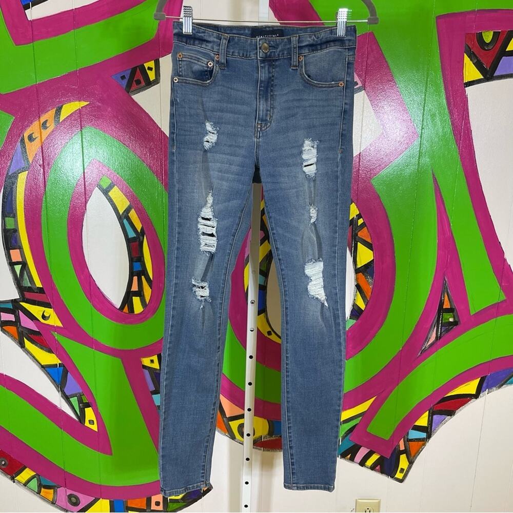 Aeropostale, High Rise Distressed Jeggings. Size 8Long. Excellent condition!